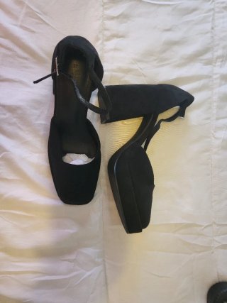 Zapatos de tacón negros con plataforma