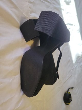 Zapatos de tacón negros con plataforma