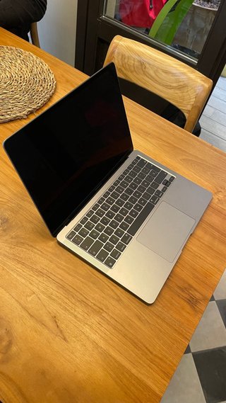 MacBook Air M1 2021 Plata