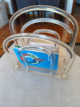Revistero de Metacrilato Transparente