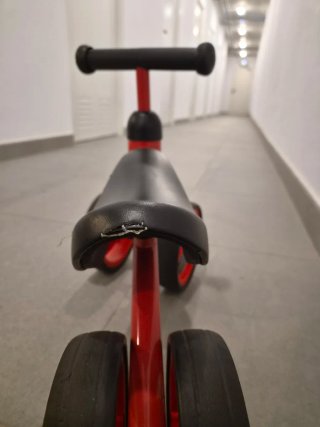 Bicicleta de aprendizaje Juguettos roja