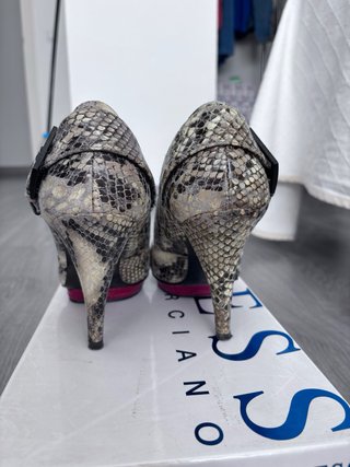 Zapatos de tacón Guess. Precio NO NEGOCIABLE