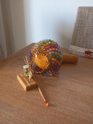 Xequerê y Miniatura de Berimbau