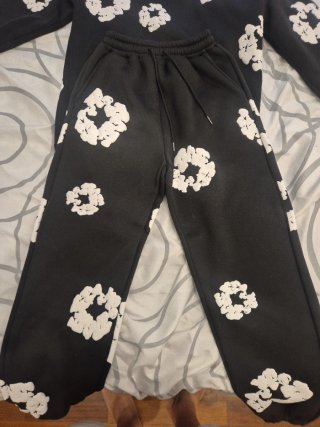 Chándal Denim Tears Negro con Estampado Floral