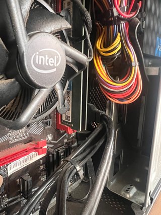 Torre PC Intel Core i5-11400 – 16GB RAM – SSD 500G