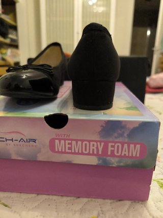 Zapatos Best Shoes ante y charol negros.