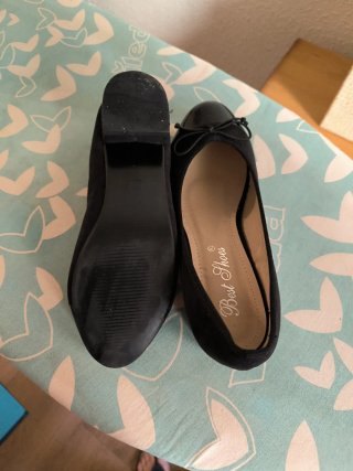 Zapatos Best Shoes ante y charol negros.