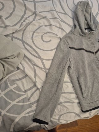 Chaqueta Nike Tech gris niño