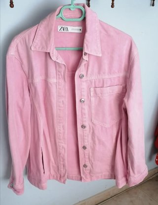 Cazadora vaquera rosa Zara