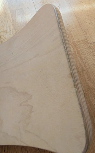 Tavola di equilibrio Wobbel in legno