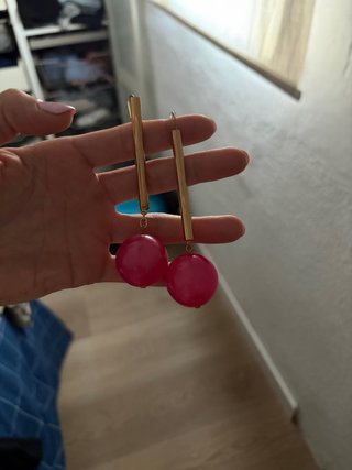 Pendientes Zara dorados con bolitas rosas