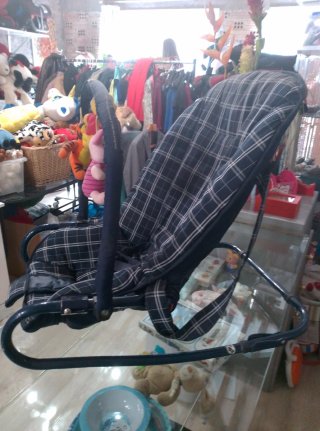 Silla Mecedora portabebes. Buen estado.Venta perso