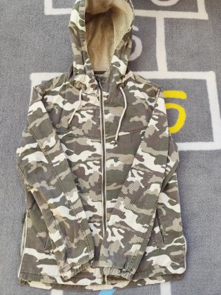Chaqueta con Estampado de Camuflaje