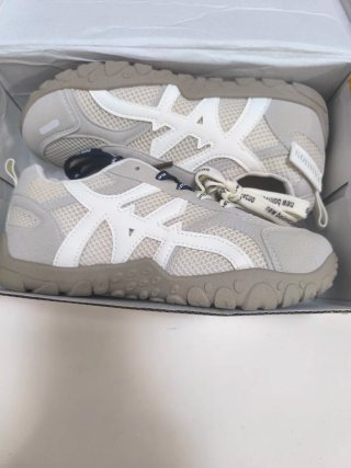 Zapatillas Barefoot Beige y Blancas