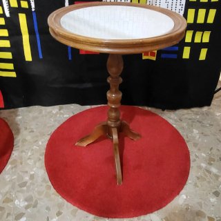 Mesa auxiliar de madera