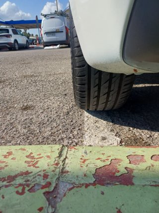 Llantas Kia caren 205/55r16v Gomas al 90%