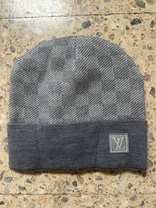 Gorro Louis Vuitton Gris