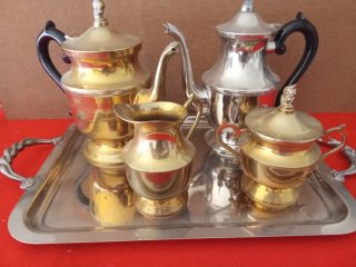 Set di teiere in bronzo dall'India