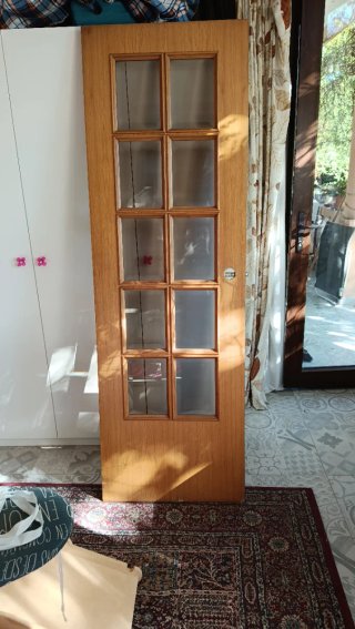 Puerta de Madera con Cristalera