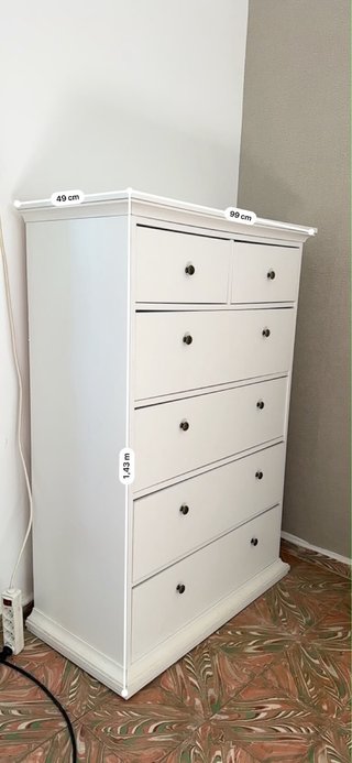 Cajonera blanca de madera