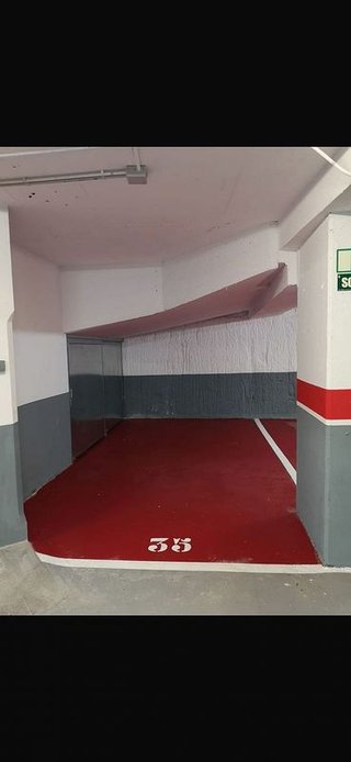 Garaje en alquiler en Eixample Nord – La Devesa en Girona