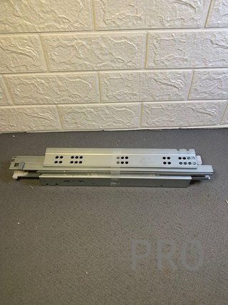 Set di 2 guide scorrevoli Mod.45 in acciaio zincato Amig