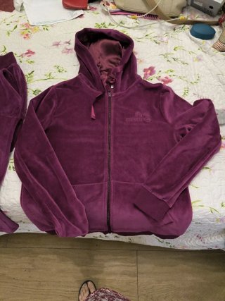 Conjunto ropa para casa de terciopelo color vino