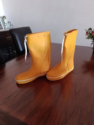 Botas de agua amarillas