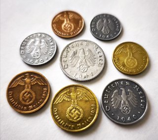 Espectacular serie completa monedas nazis.