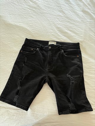 Pull and Bear Vaqueros Cortos Negros Rotos
