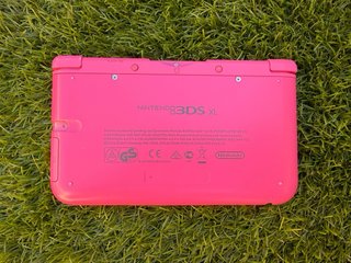 Nintendo 3DS XL Rosa con Cargador
