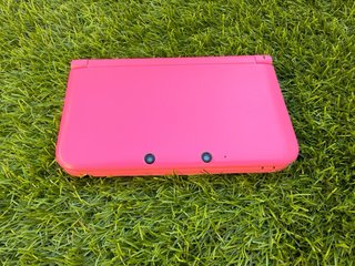 Nintendo 3DS XL Rosa con Cargador