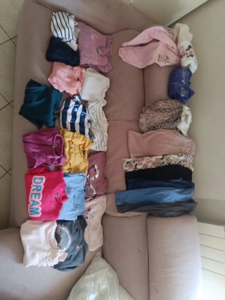 Lotto abbigliamento bambina 4-5 anni