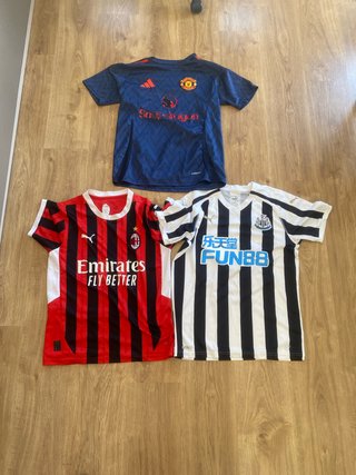 3 Camisetas Fútbol (Manchester, AC Milan, New
