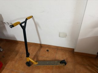 Patinete Freestyle Negro y Amarillo
