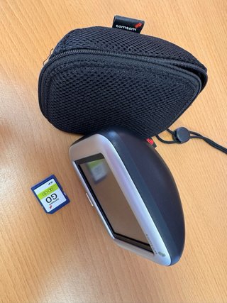 TomTom GO 300 GPS Navegador con funda original.
