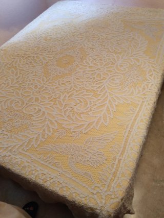 Colcha Antigua de Hilo – Bordado Richelieu mano