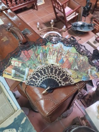Abanico Antiguo con Encaje