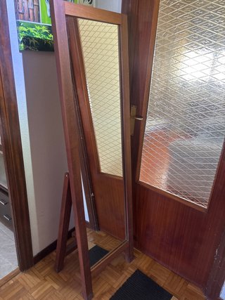 Espejo de suelo antiguo de madera