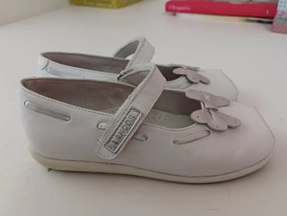 Zapatos de Niña Blancos con Lazo
