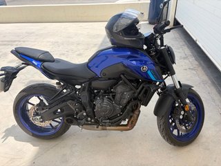 Yamaha MT-07 ICON BLUE con Akrapovic