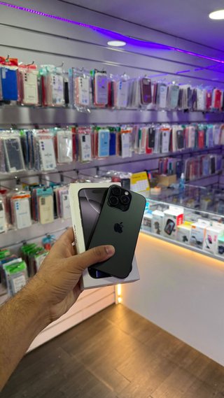 iPhone 16 Pro negro