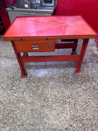 Mesa de trabajo taller y caja de cambio