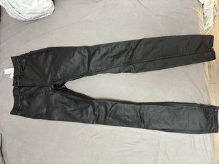 Pantalones skinny Stradivarius negros