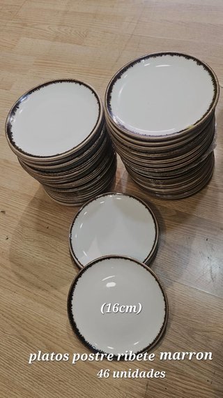 Set de 46 Platos de Postre con Ribete Marrón