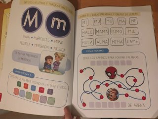 Aprendo a leer con Marvel super hero adventures...