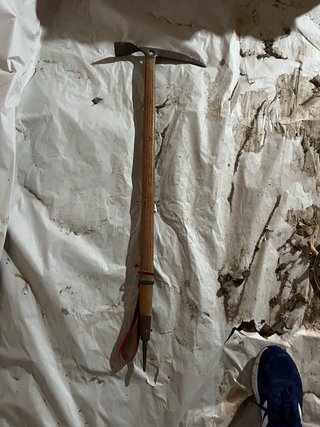 Piolet Antiguo de Madera para Colección