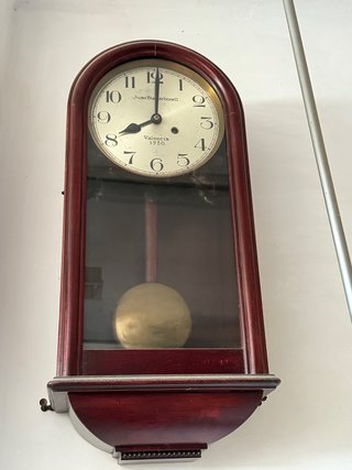 Reloj de pared antiguo de péndulo Juan Bta. Carbon
