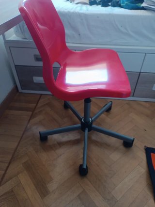 Silla de escritorio SNILLE IKEA roja