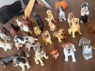 Colección de 22 figuras de perros